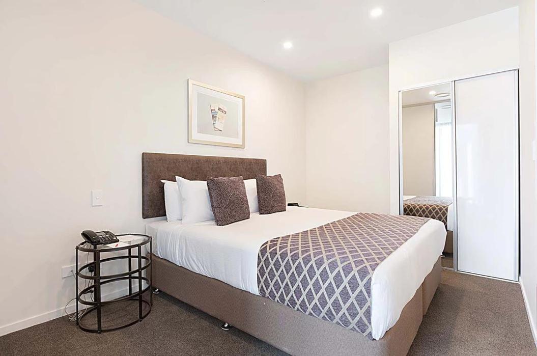 Ramada Suites By Wyndham Victoria Street West Auckland Exterior foto